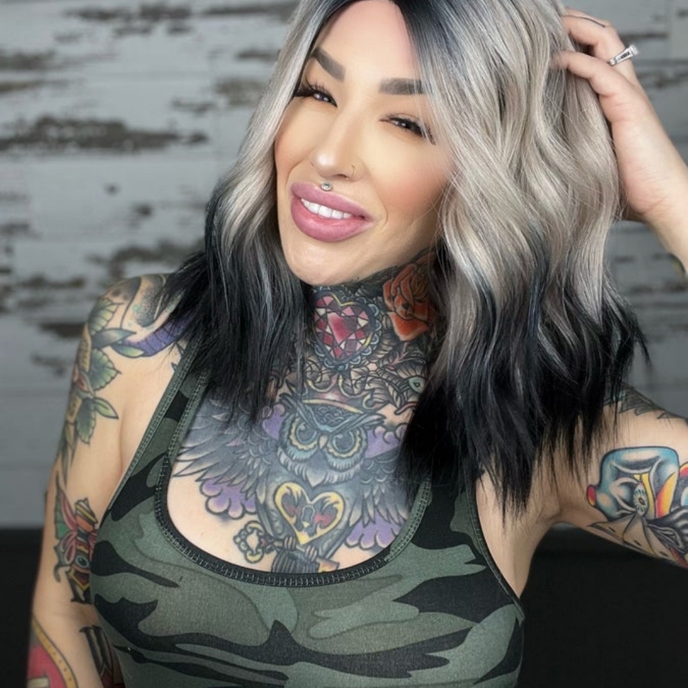 Striking Black and Gray Wavy Wig
